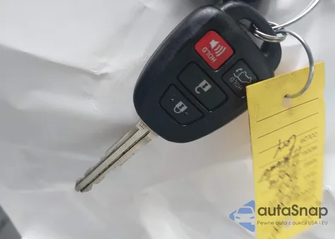 2018 Toyota Highlander Le Plus from USA, damaged, VIN 5TDBZRFH2JS912871